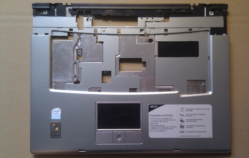 Acer TravelMate 2410 - plastový díl + touchpad