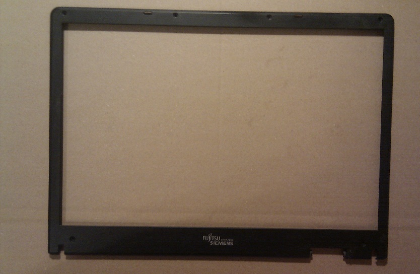 Přední plastový rámeček/bezel LCD z notebooku Fujitsu Siemens AMILO Pa 1538
