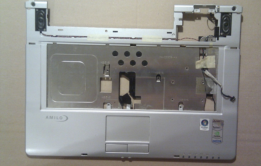 Fujitsu Siemens AMILO Pa 1538 - plastový díl + touchpad