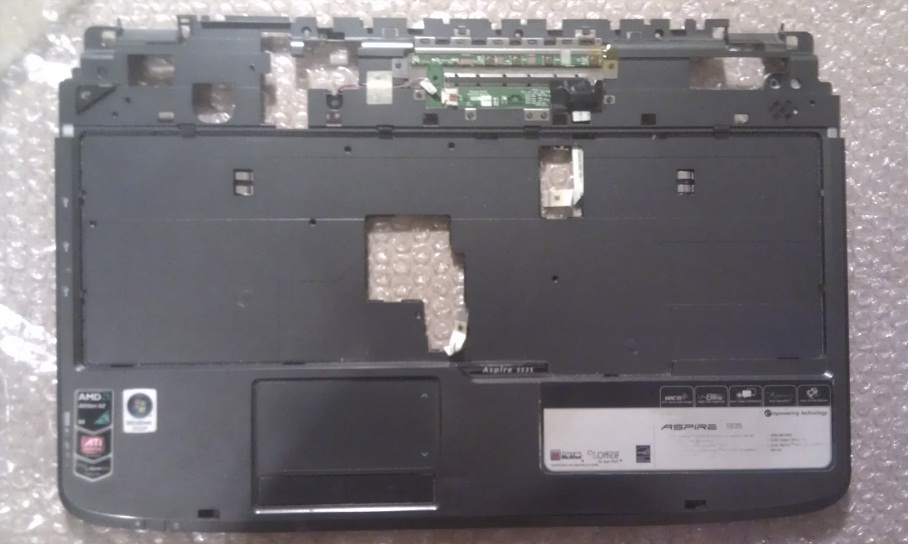 notebooku Acer Aspire 5535 / 5235 - plastový díl + touchpad