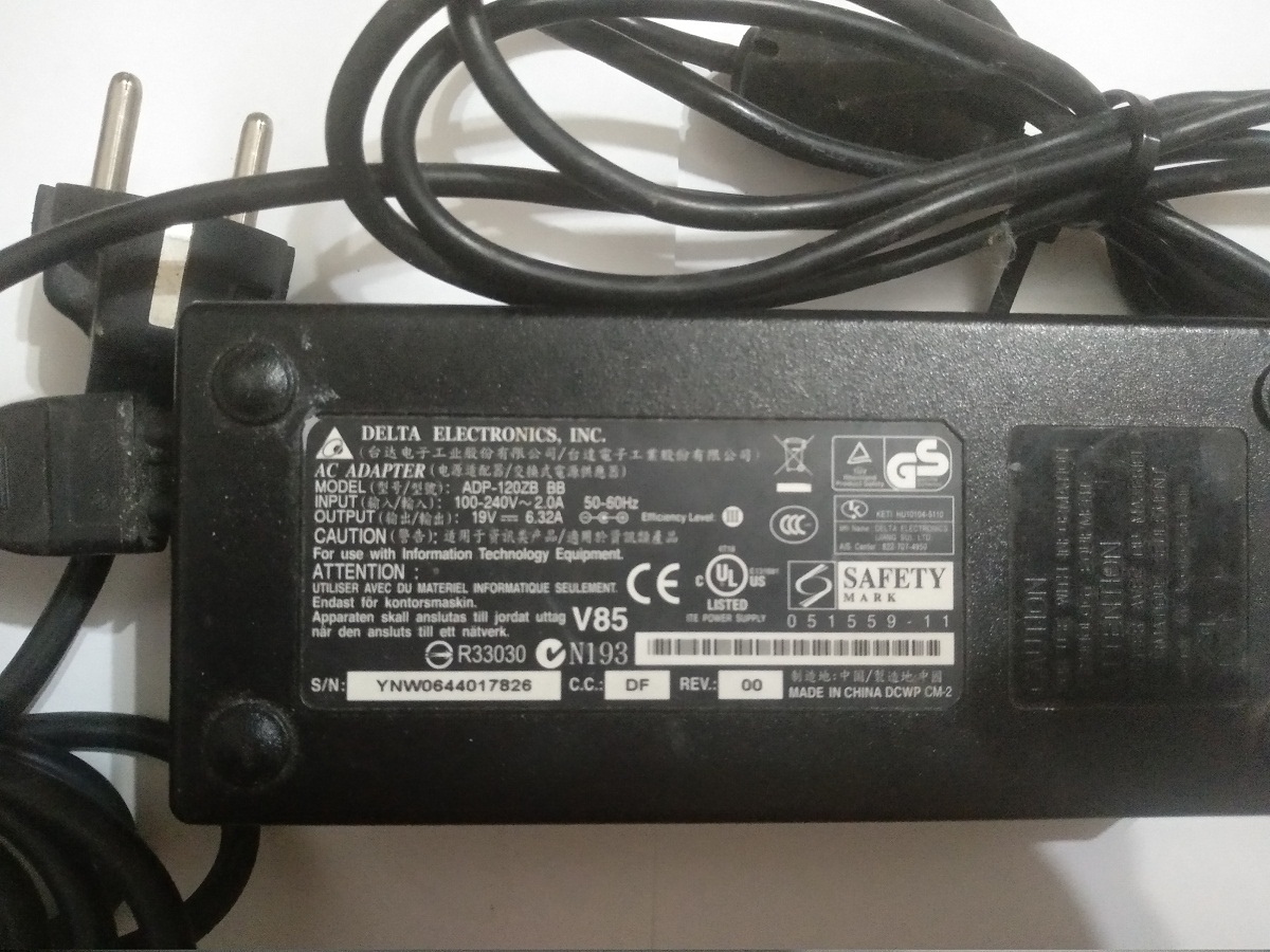 Síťový adaptér pro notebooky Asus 004