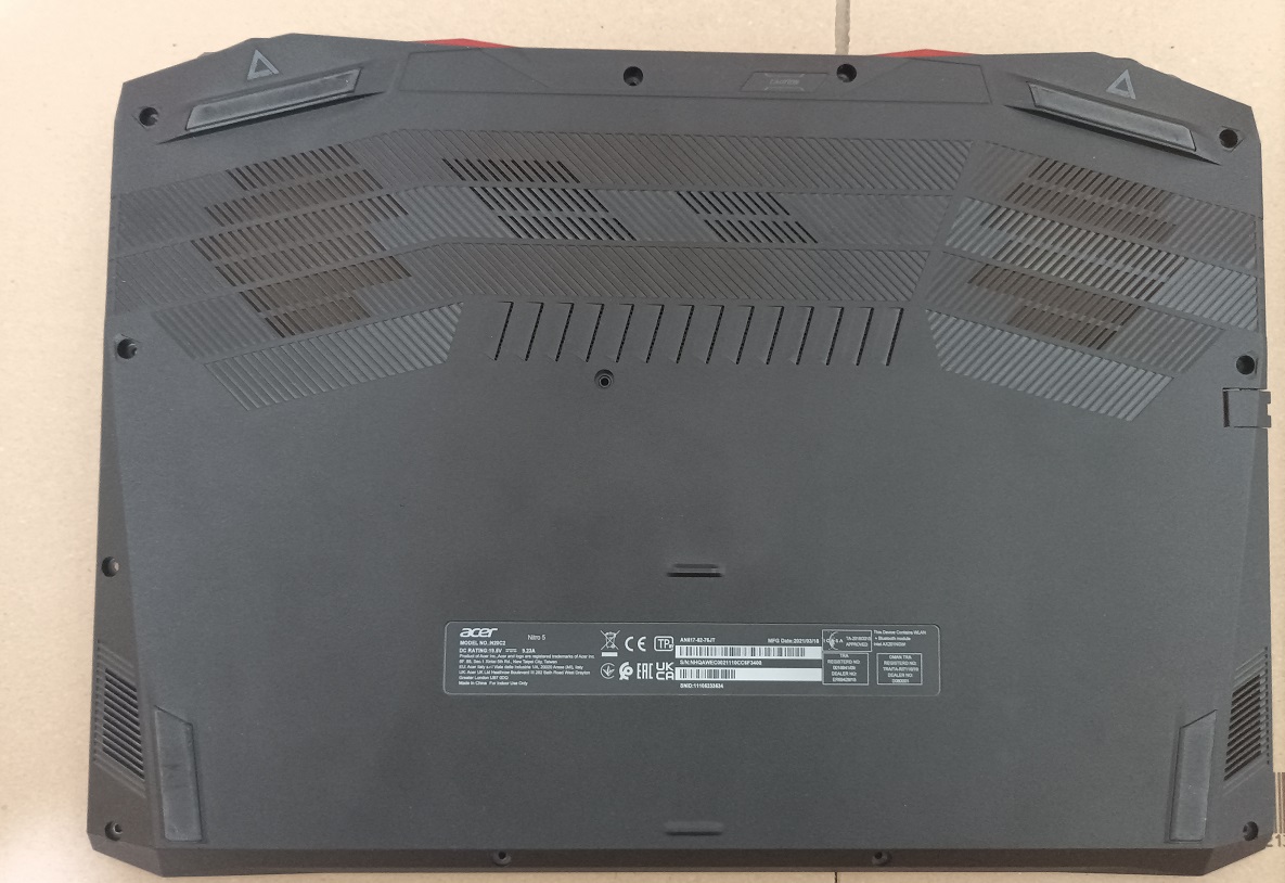 Acer Nitro 5 AN517-52 - spodní plastvový díl - vana
